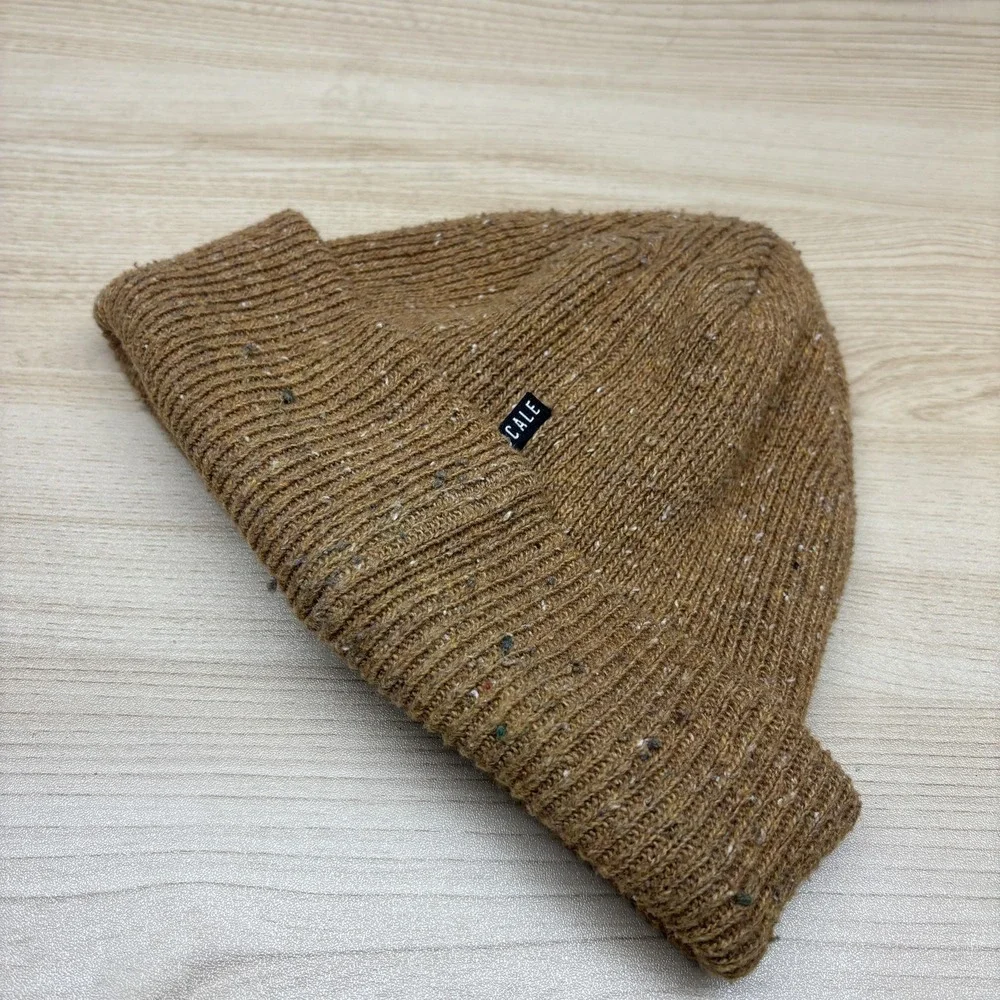 Lakes & Legends Hat Beanie Cuffed Knit Speckled Brown Brewery Patch Mens‎ Winter